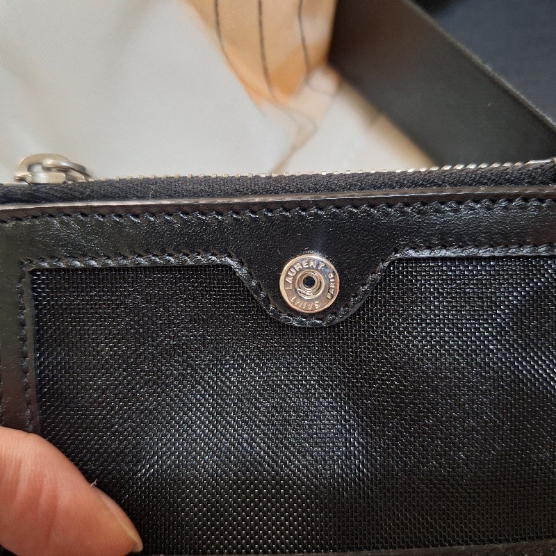 全新正品SAINT LAURENT 聖羅蘭YSL銀色logo黑色皮革扣式拉鍊短夾皮夾535411-13