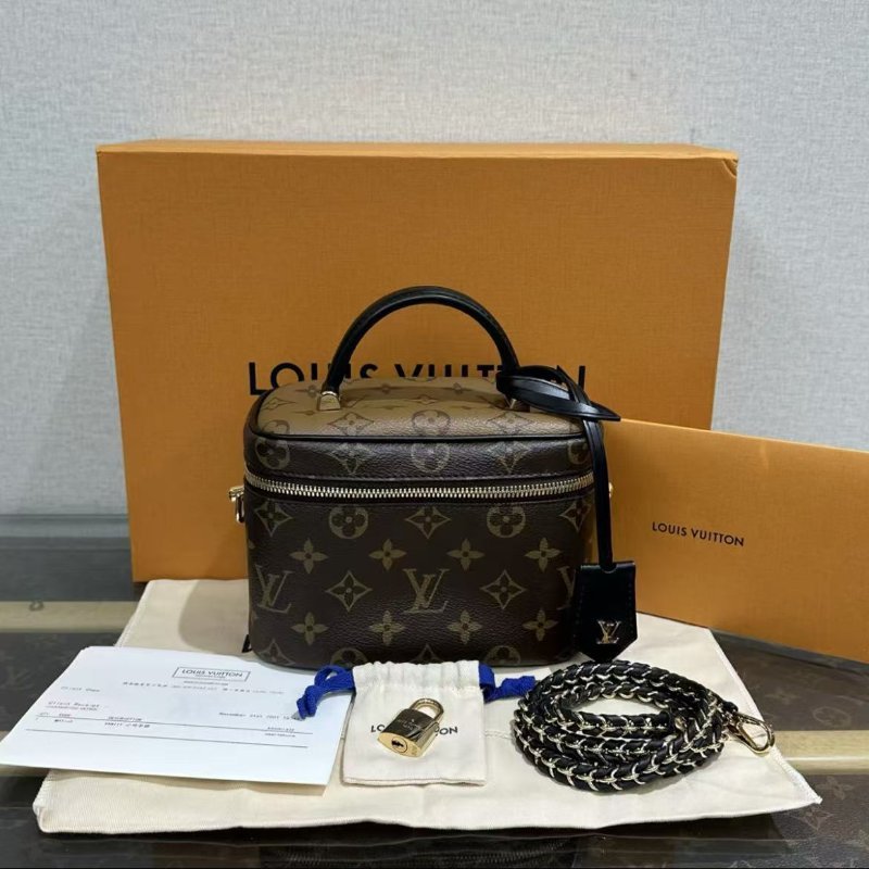 ✨Louis Vuitton 化妝盒子手提肩背斜背包 芯片款 19*14*10 99新 配件塵袋盒子購證-0