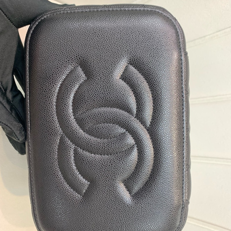 CHANEL 黑色化妝包 O630NY-2