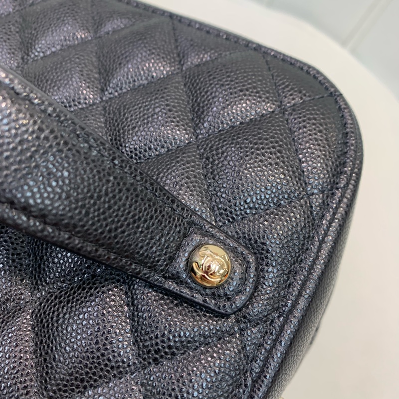 CHANEL 黑色化妝包 O630NY-9