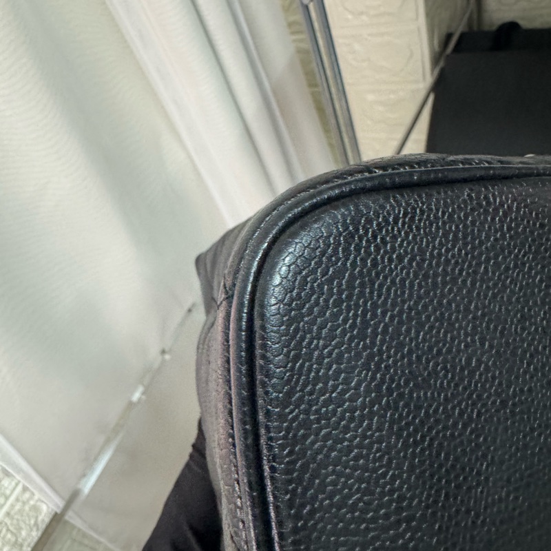 Chanel 黑金魚子醬希爾頓托特包-10