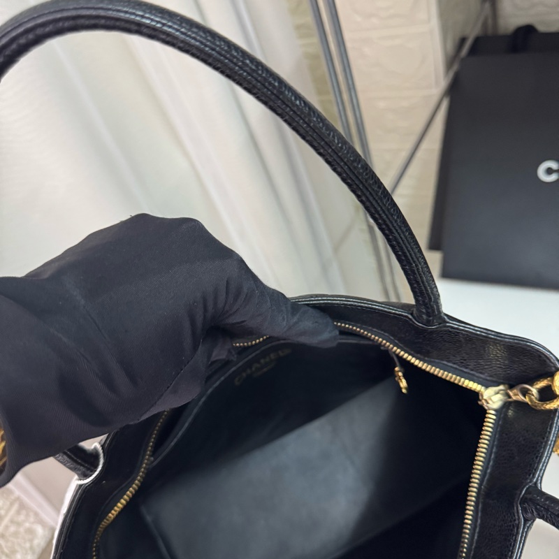 Chanel 黑金魚子醬希爾頓托特包-14