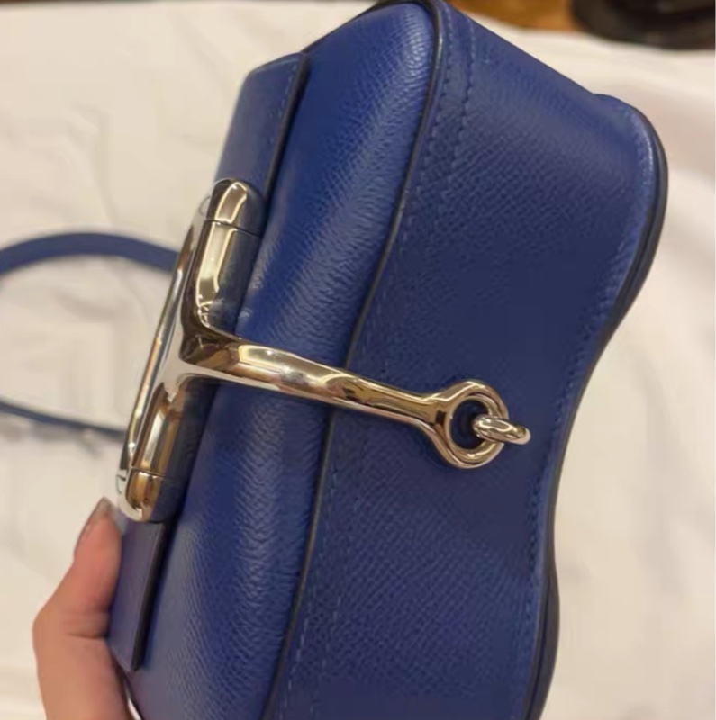 愛馬仕Della屁股包,寶藍色Epsom皮,銀扣,尺寸小巧精緻。-1