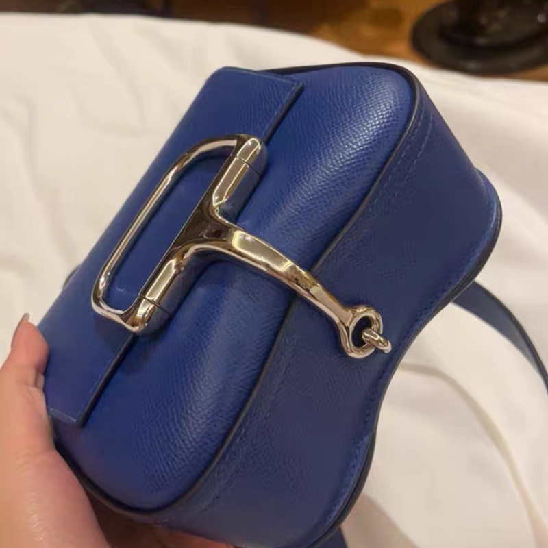 愛馬仕Della屁股包,寶藍色Epsom皮,銀扣,尺寸小巧精緻。-5