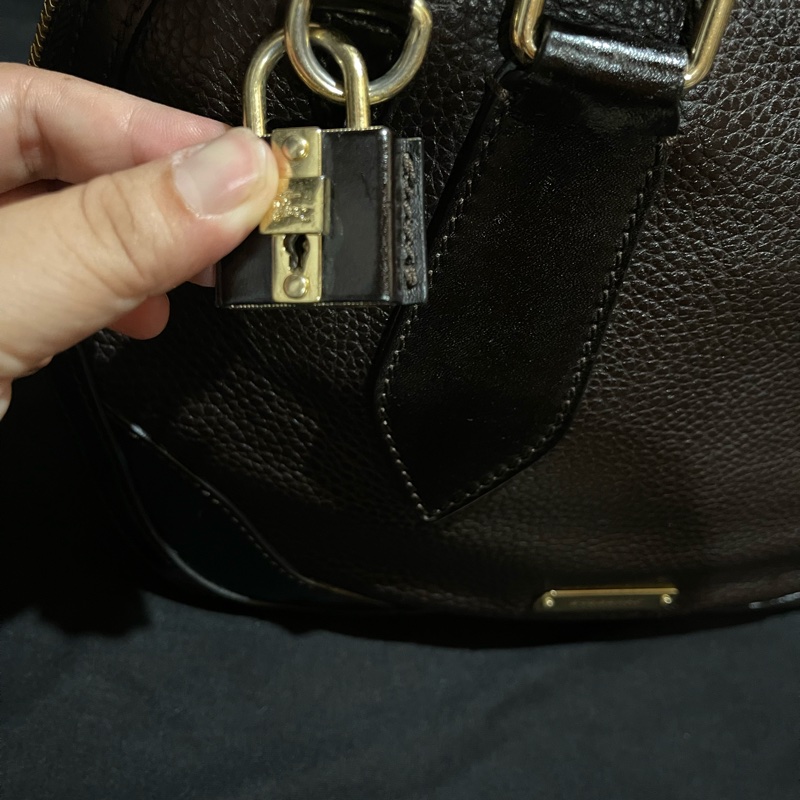 Burberry 金釦深棕色手提側背包-39