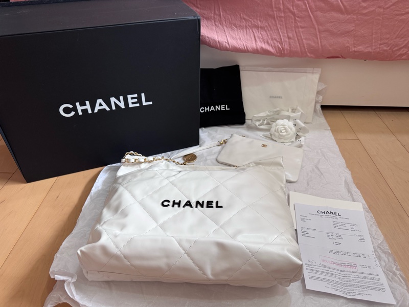 Chanel 香奈兒 22 中號 白黑字金鏈 肩背包/垃圾袋-0