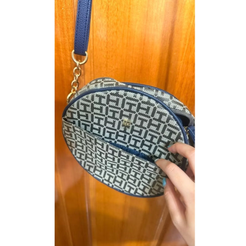 Tommy Hilfiger 圓餅包（標誌的膜還沒撕/亮晶晶✨）-1