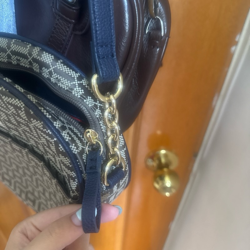 Tommy Hilfiger 圓餅包（標誌的膜還沒撕/亮晶晶✨）-4