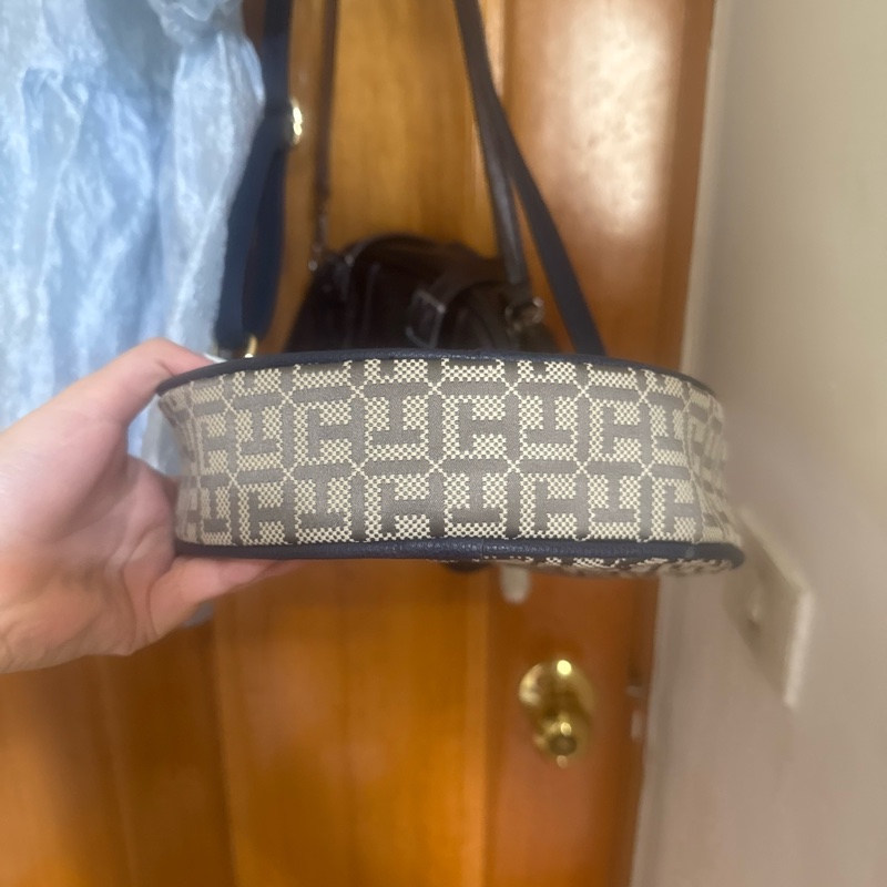 Tommy Hilfiger 圓餅包（標誌的膜還沒撕/亮晶晶✨）-8