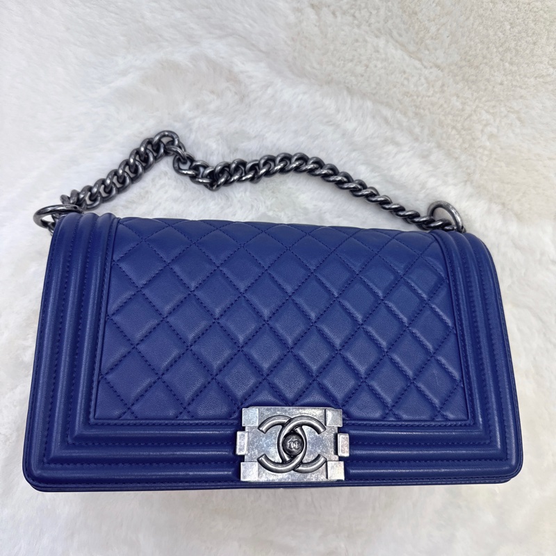 CHANEL BOY 25 海軍藍銀扣 XB496-0