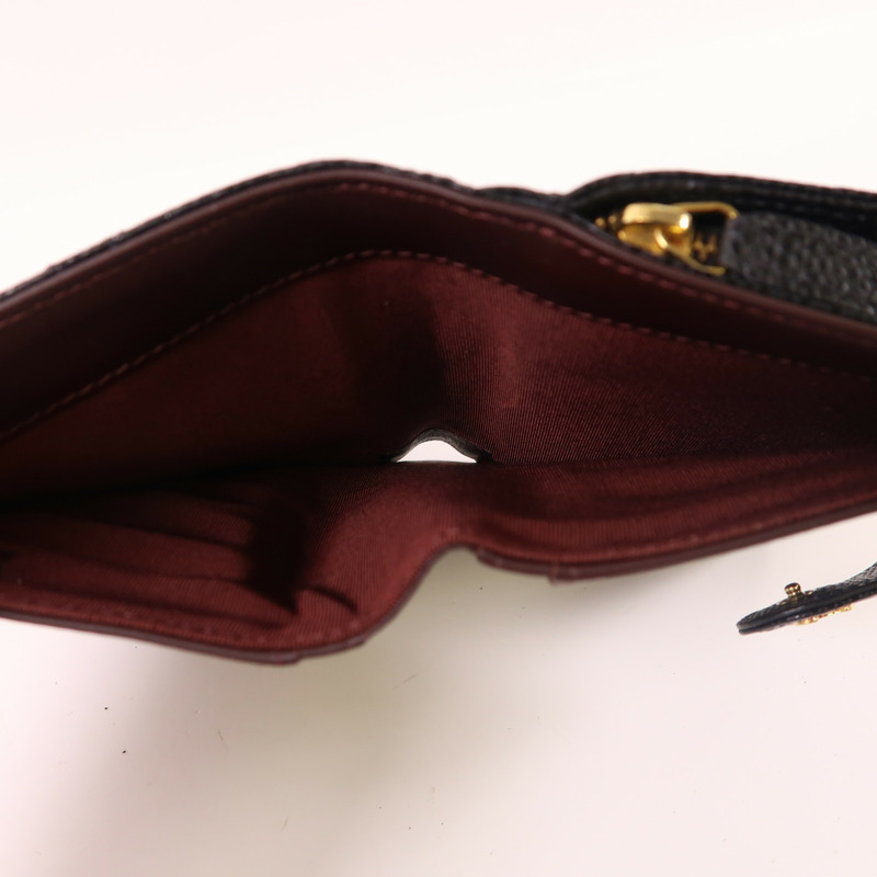 CHANEL 牛皮皮革Fold Wallet金扣錢包-5