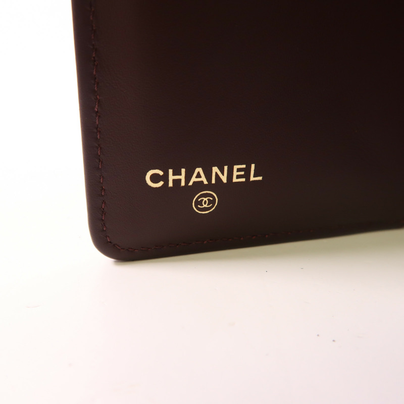 CHANEL 牛皮皮革Fold Wallet金扣錢包-6