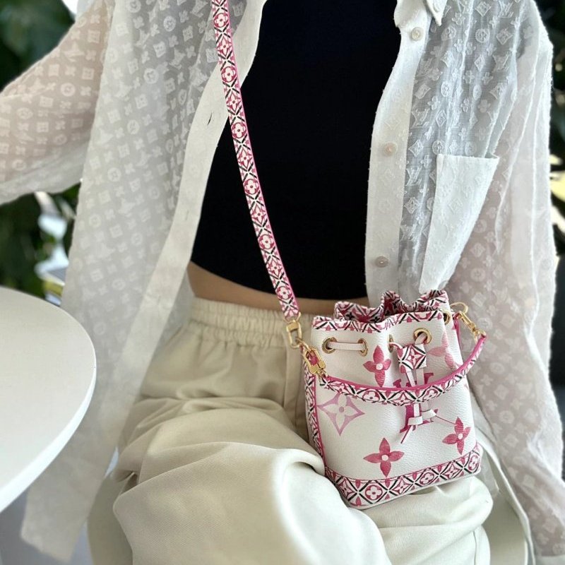 Lv nano noe 23年 芭比粉水桶包 配件:盒子塵袋-1