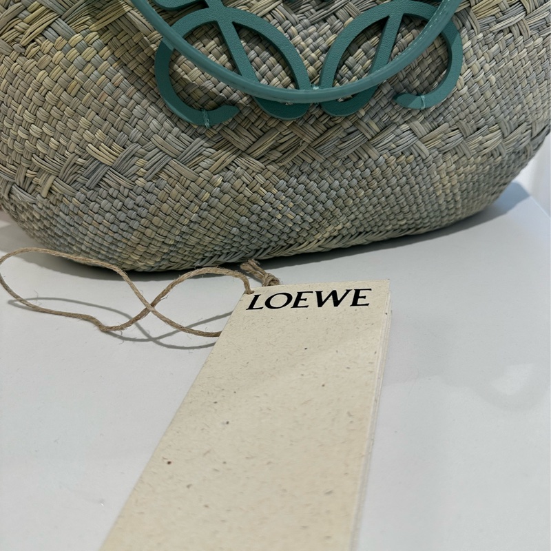 Loewe湖水綠草編大包-7