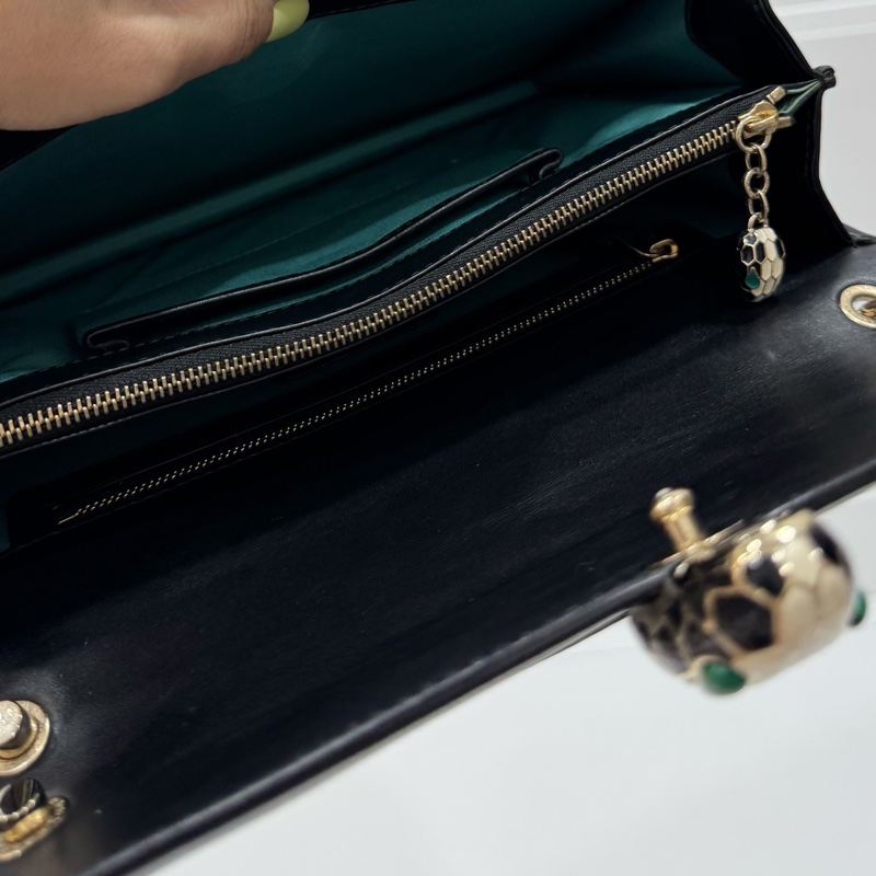 BVLGARI 寶格麗Serpenti Forever 經典 琺瑯 蛇頭 牛皮 黑 鍊條包 斜背包 肩背包 腋下包-30