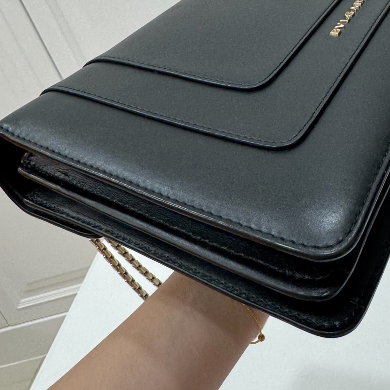 BVLGARI 寶格麗Serpenti Forever 經典 琺瑯 蛇頭 牛皮 黑 鍊條包 斜背包 肩背包 腋下包-31