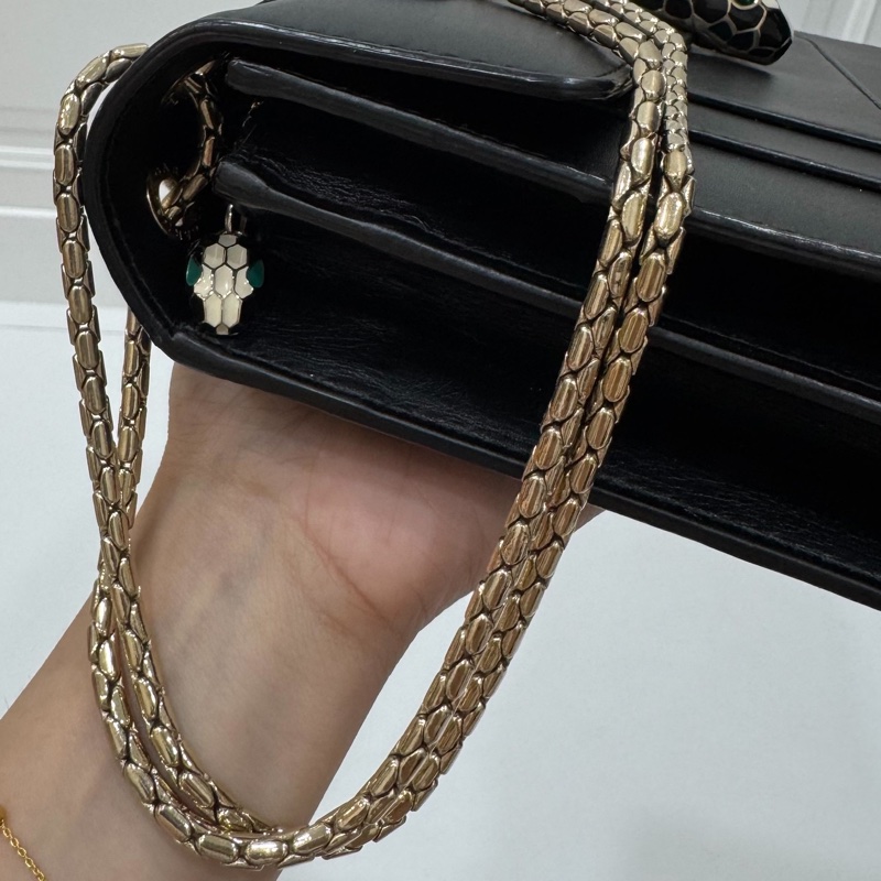 BVLGARI 寶格麗Serpenti Forever 經典 琺瑯 蛇頭 牛皮 黑 鍊條包 斜背包 肩背包 腋下包-36