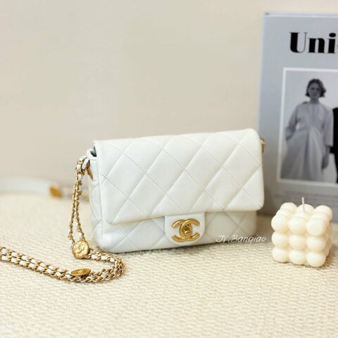 CHANEL白色金釦荔枝皮金幣方胖口蓋包