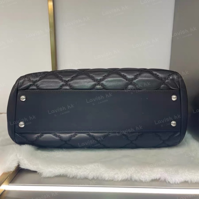 CHANEL 大LOGO琺瑯扣 鏈條包-5