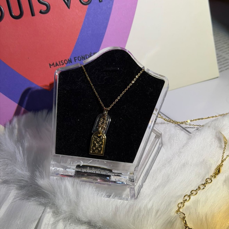 LV迷你行李吊牌墜飾項鍊-4