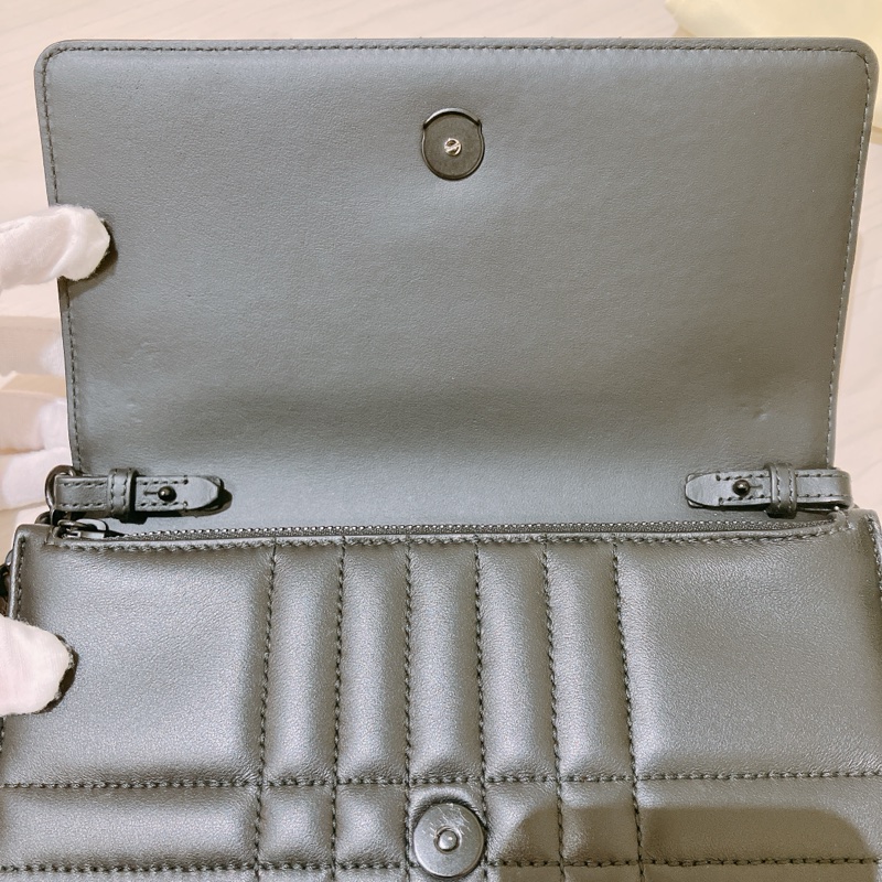 TK1723 BURBERRY 博柏利夢拉包 LOLA WALLET ON CHAIN SO BLACK-11