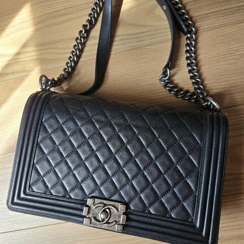 CHANEL BOY28