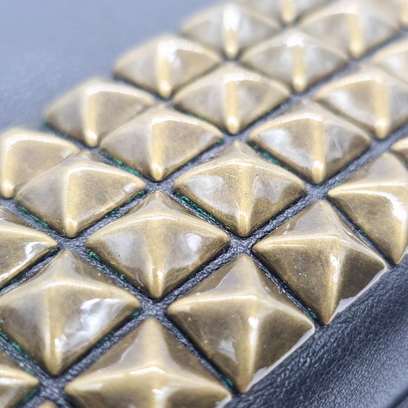 COACH 經典LOGO黃銅做舊鉚釘牛皮 斜背包 單肩包｜26413-9