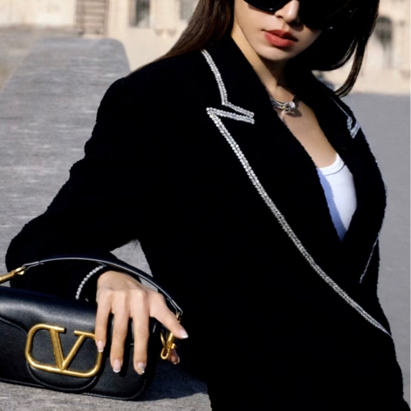 Valentino華倫天奴 Locò VLogo磁扣開合 可拆卸鎖扣鏈條 小牛皮 法棍包 迷你 女款 黑色-6