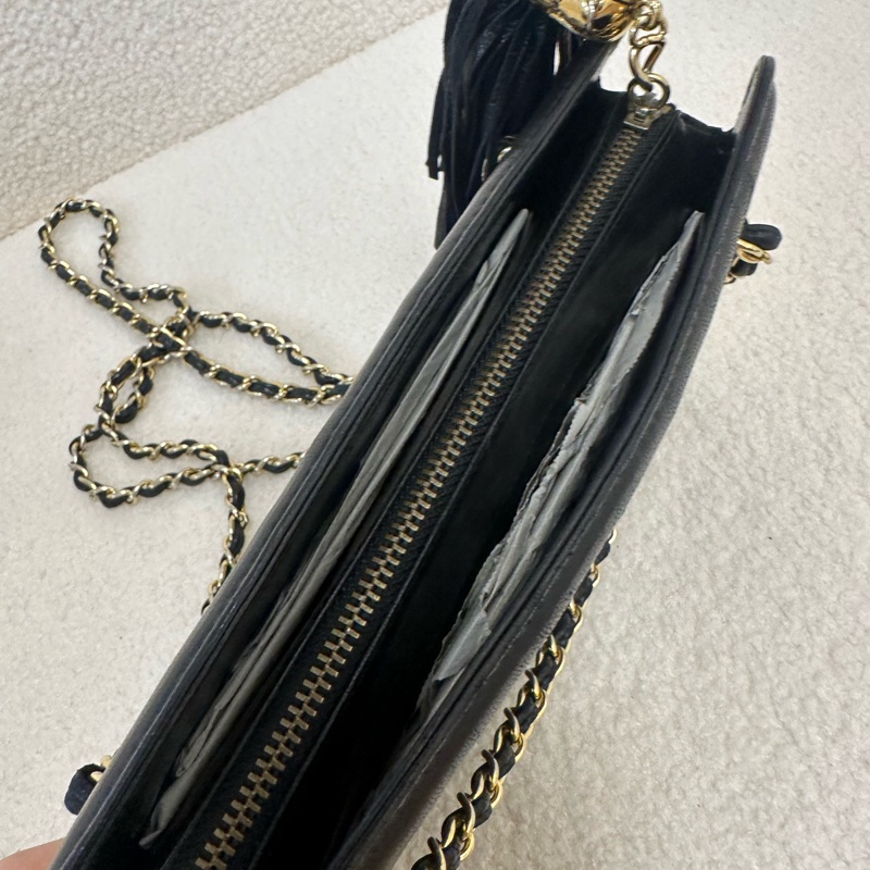 Chanel香奈兒黑色流蘇包,帶卡 經典菱格紋配金鏈條-5