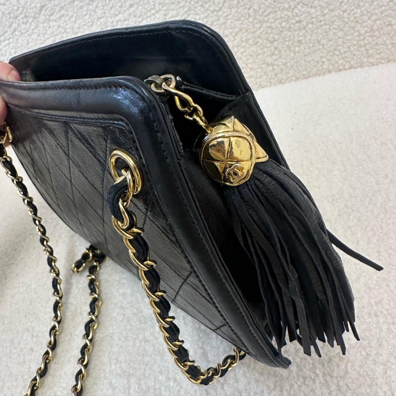 Chanel香奈兒黑色流蘇包,帶卡 經典菱格紋配金鏈條-7