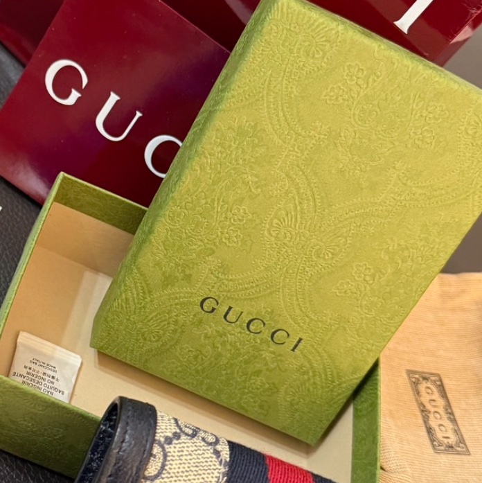 Gucci 短夾 全配-17