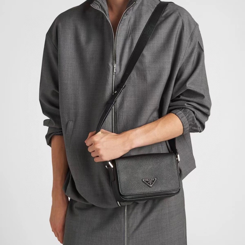 PRADA普拉達 郵差包單肩包 男款-6