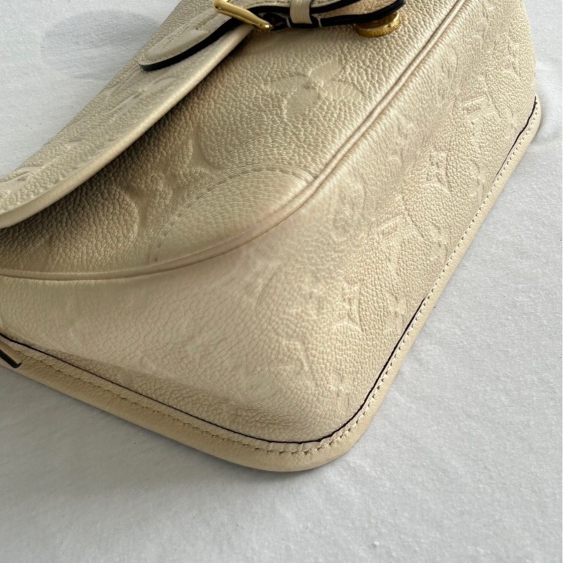 LV奶白色全皮法棍包，尺寸15924cm，專櫃正品MD6515-2
