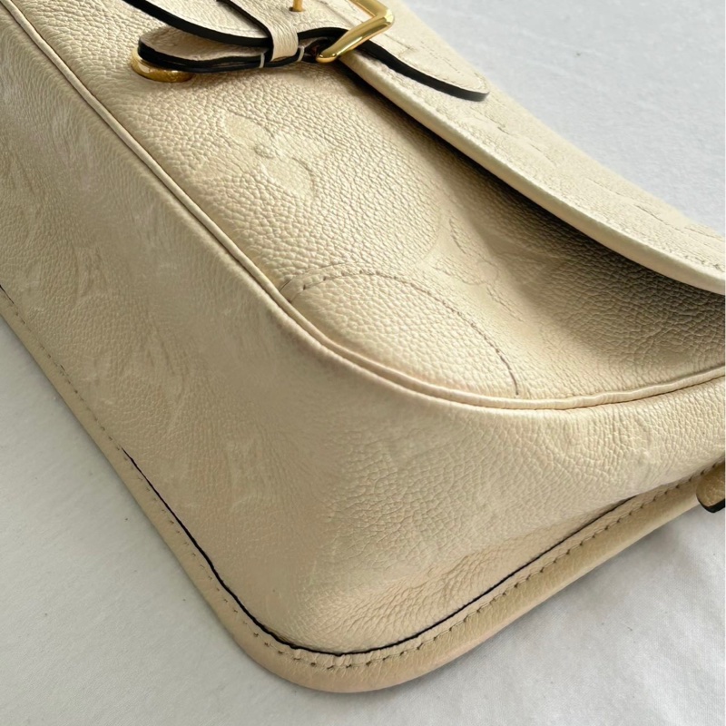 LV奶白色全皮法棍包，尺寸15924cm，專櫃正品MD6515-3