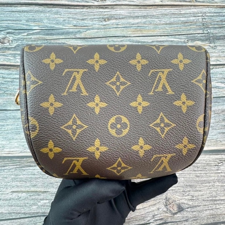 LV Louis Vuitton 路易威登M82335經典Mini Bumbag Monogram帆布 腰包/斜背包-3