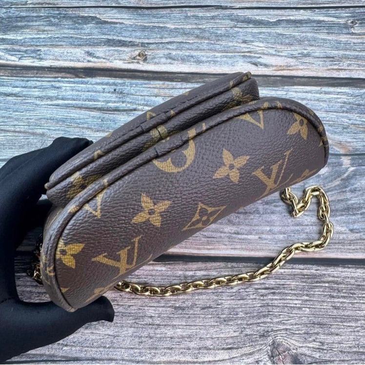 LV Louis Vuitton 路易威登M82335經典Mini Bumbag Monogram帆布 腰包/斜背包-8