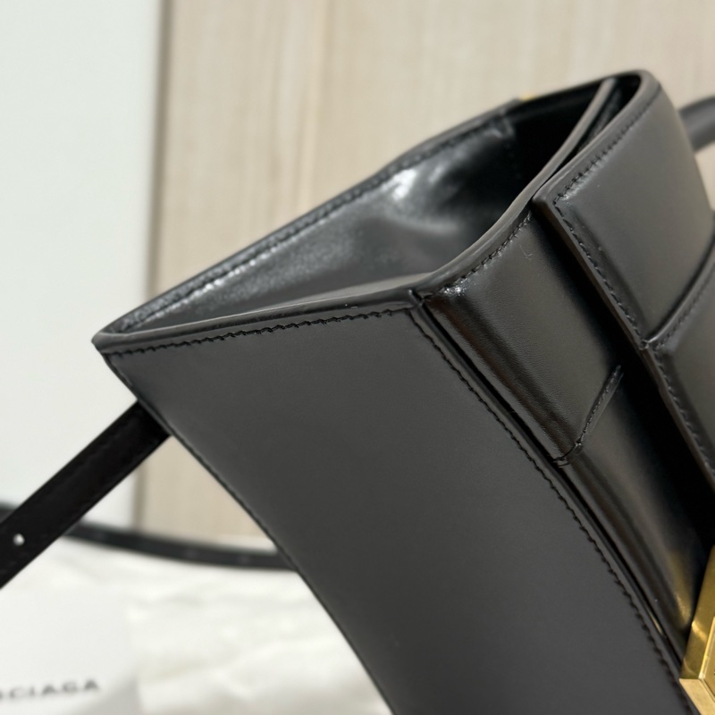 BALENCIAGA沙漏包-4