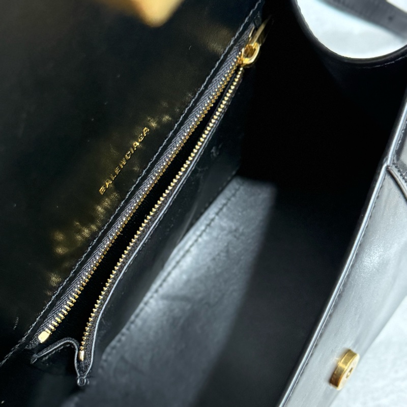 BALENCIAGA沙漏包-7