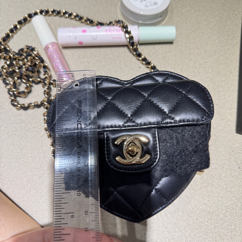 Chanel “心型包(Heart Bag)”,正式名稱為 Chanel CC in Love Heart Bag-8