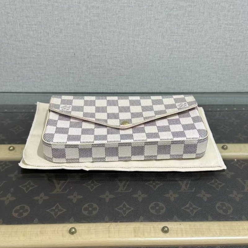 ✨Louis Vuitton 白棋盤格三合一肩背斜背鍊條包 21*12*3 99新 配件塵袋盒子購證-4