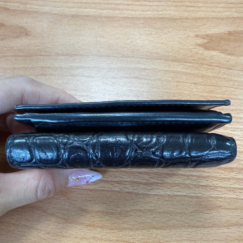 YSL 聖羅蘭 SAINT LAURENT中性迷你三折鱷魚紋路皮革短夾 黑色 專櫃全配-8