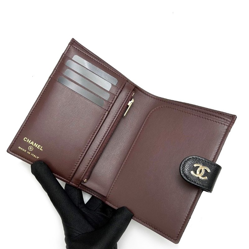 CHANEL 24K雙折護照夾中型錢包-5