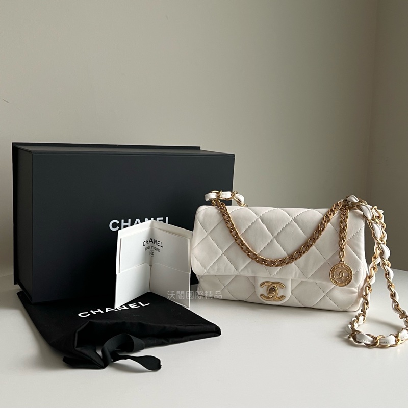 CHANEL 菱格羊皮金鍊斜背包-8