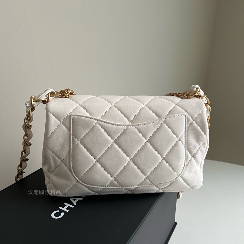 CHANEL 菱格羊皮金鍊斜背包-10