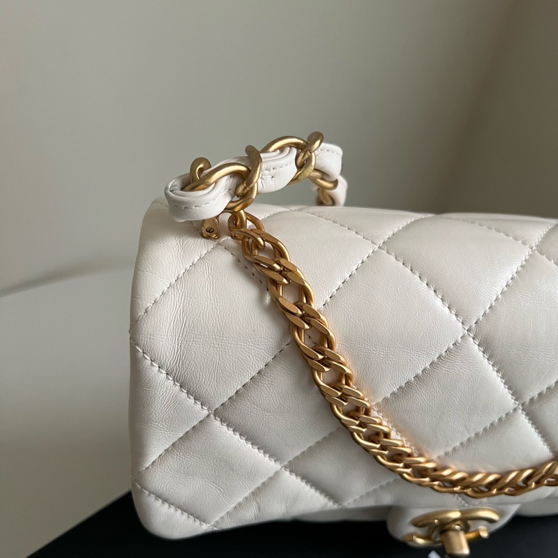 CHANEL 菱格羊皮金鍊斜背包-13