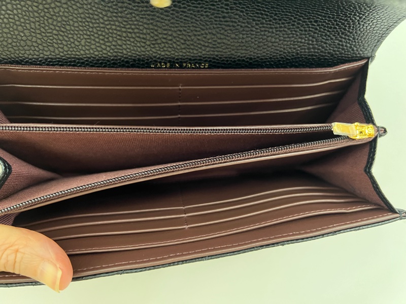 Chanel 嘿荔枝金釦內零錢袋12卡長夾-8