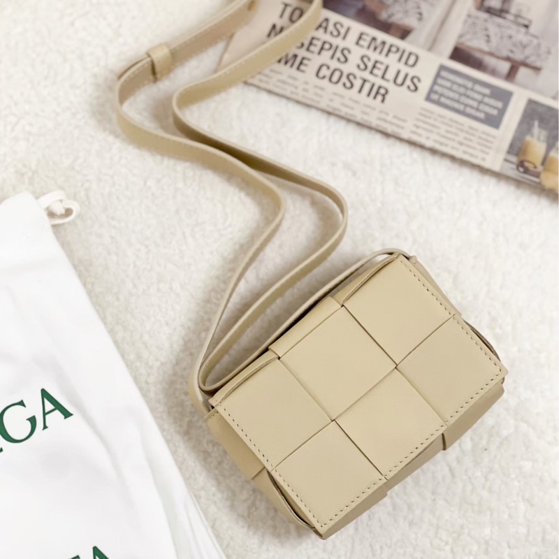 BV Bottega Veneta Cassette 黑色 奶茶色 6格包 小廢包 小包-1