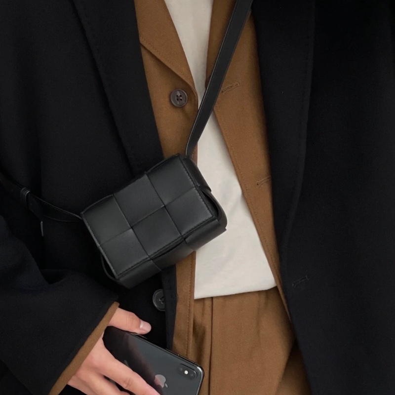 BV Bottega Veneta Cassette 黑色 奶茶色 6格包 小廢包 小包-3