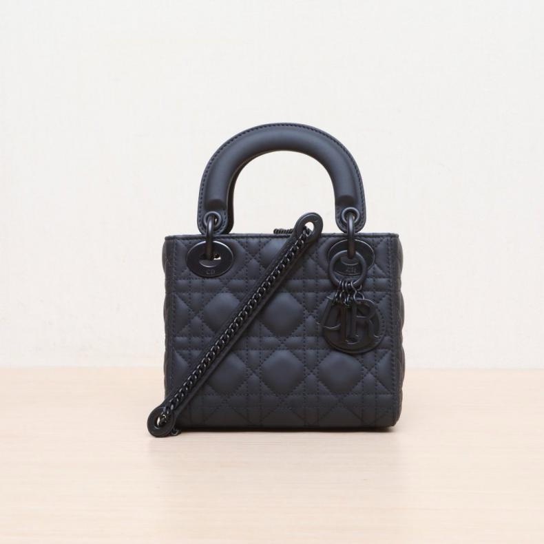 DIOR(迪奧) Lady Dior 戴妃包 三格 黑色 磨砂扣 2020-0