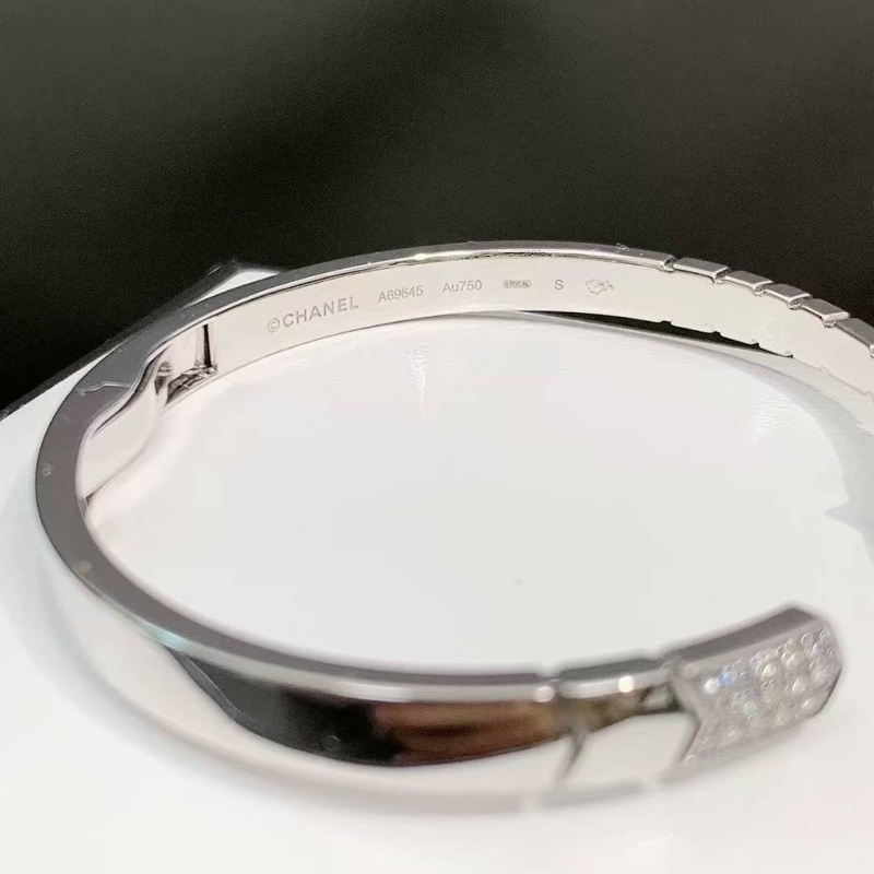 Chanel香奈兒 高級珠寶系列 comete chevron 白金滿鑽彗星手鐲s碼,2025年購入-4